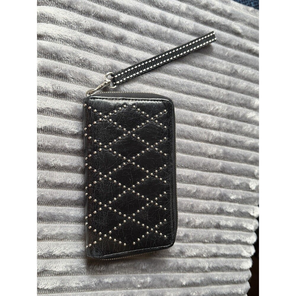 HOBO INTERNATIONAL black SOFT LEATHER ZIP AROUND STUDDED WALLET - Picture 3 of 16